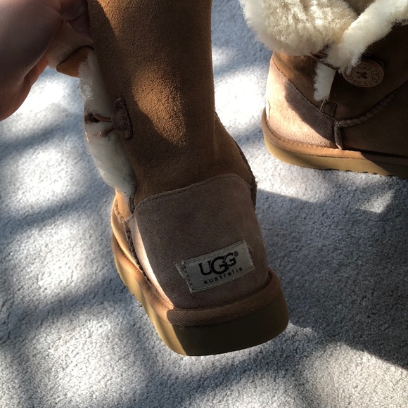 Brown One Button UGGS - Picture 2 of 4